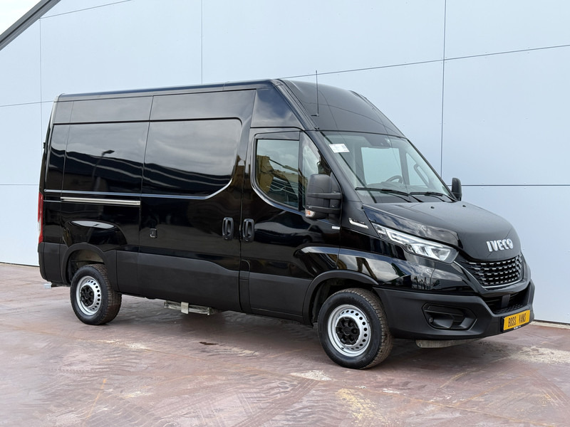 Iveco Daily 35S18 3.0 Automaat L2H2 Adaptieve Cruise Control LED Airco Camera Trekhaak - Panelvan: fotoğraf 4 Iveco Daily 35S18 3.0 Automaat L2H2 Adaptieve Cruise Control LED Airco Camera Trekhaak - Panelvan: fotoğraf 4