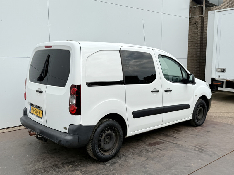 Peugeot Partner 90pk MARGE Trekhaak Airco Extra Set Banden APK Juni-2026 - Küçük panelvan: fotoğraf 3 Peugeot Partner 90pk MARGE Trekhaak Airco Extra Set Banden APK Juni-2026 - Küçük panelvan: fotoğraf 3