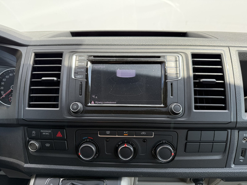 Küçük panelvan Volkswagen Transporter 2.0 TDI 150pk L2H1 Automaat 2x Schuif Trekhaak Navigatie Apple / Android Carplay APK 03-26: fotoğraf 19