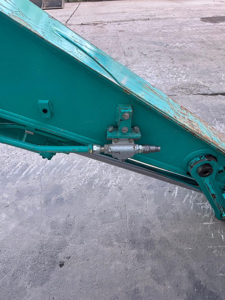 Paletli ekskavatör Kobelco SK130LC-11: fotoğraf 8