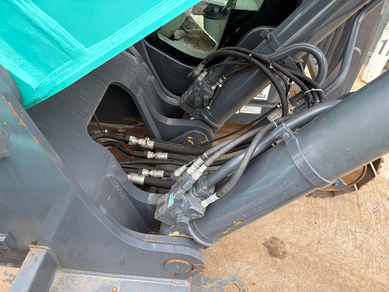 Paletli ekskavatör Kobelco SK300LC-10E: fotoğraf 13