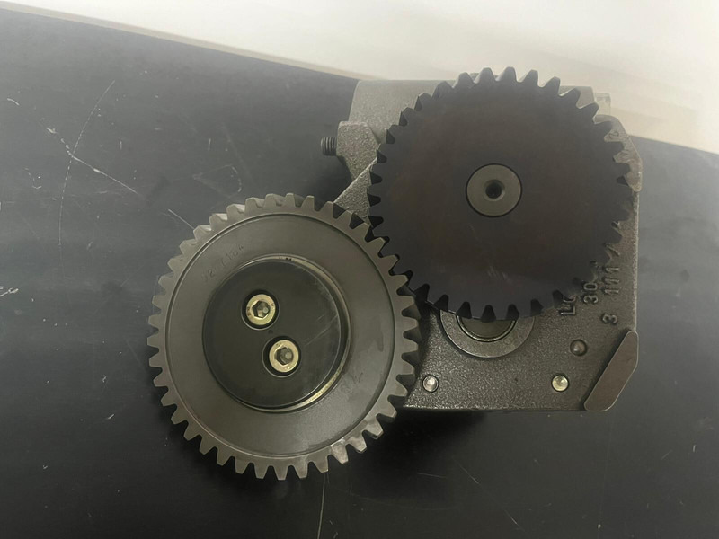 Liebherr P964 , R974 ,R964 - Yağ pompası: fotoğraf 3 Liebherr P964 , R974 ,R964 - Yağ pompası: fotoğraf 3