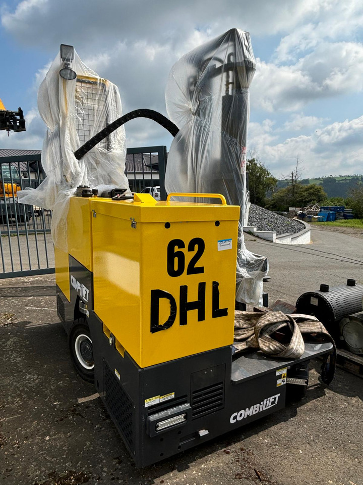 COMBILIFT C3000STE - 4 yönlü reach truck: fotoğraf 3 COMBILIFT C3000STE - 4 yönlü reach truck: fotoğraf 3
