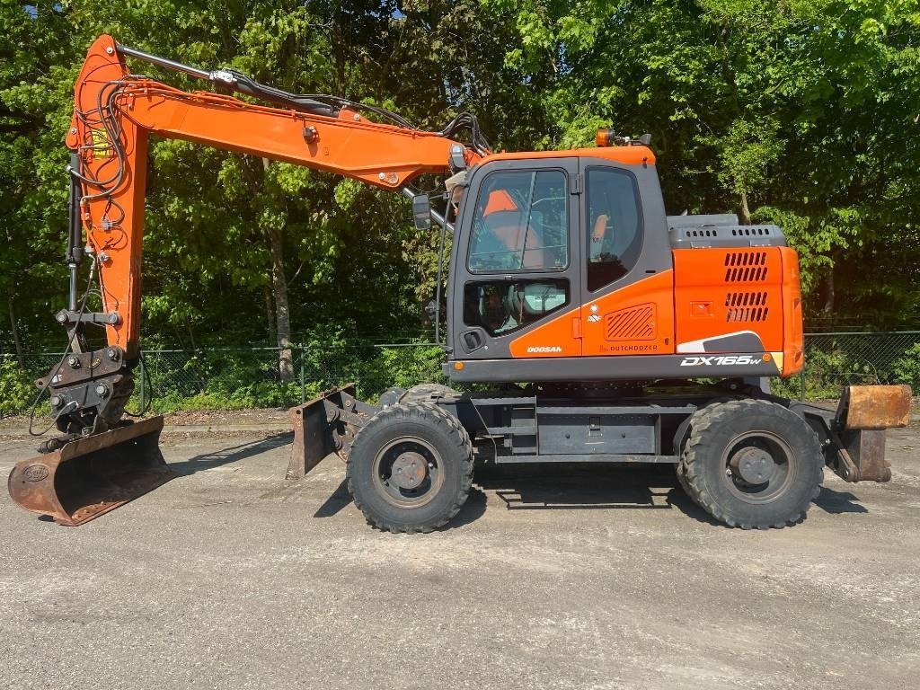 Doosan DX 165 W-5 - Tekerlekli ekskavatör: fotoğraf 2 Doosan DX 165 W-5 - Tekerlekli ekskavatör: fotoğraf 2
