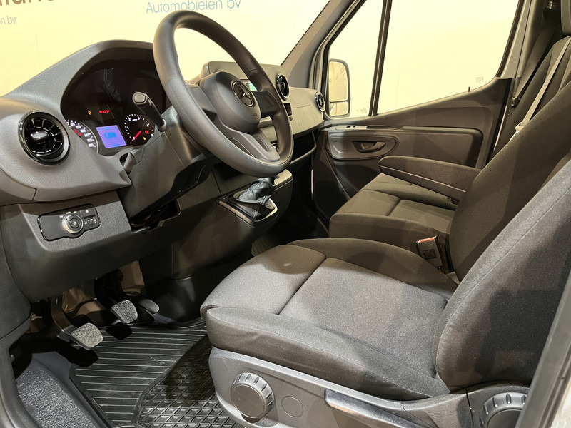 Mercedes-Benz Sprinter 315 CDI L2 RWD DC Dubbel Cabine Open Laadbak / Euro 6 / Trekhaak 3500 KG / Airco / DC 7 Pers. 650 KM !! / BPM VRIJ !! - Açık kasa kamyonet, Çift kabin kamyonet: fotoğraf 5 Mercedes-Benz Sprinter 315 CDI L2 RWD DC Dubbel Cabine Open Laadbak / Euro 6 / Trekhaak 3500 KG / Airco / DC 7 Pers. 650 KM !! / BPM VRIJ !! - Açık kasa kamyonet, Çift kabin kamyonet: fotoğraf 5