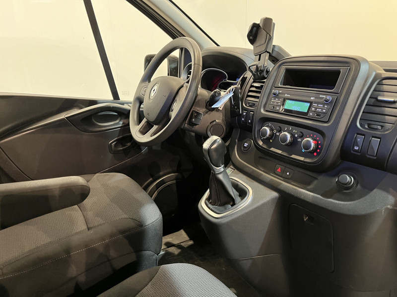 Renault Trafic 2.0 dCi L1H1 170 PK Automaat Servicebus / Sortimo Inrichting / Euro 6 / Airco / Cruise Control / Camera / Trekhaak / 3-Zits / BPM VRIJ !! - Küçük panelvan: fotoğraf 3 Renault Trafic 2.0 dCi L1H1 170 PK Automaat Servicebus / Sortimo Inrichting / Euro 6 / Airco / Cruise Control / Camera / Trekhaak / 3-Zits / BPM VRIJ !! - Küçük panelvan: fotoğraf 3