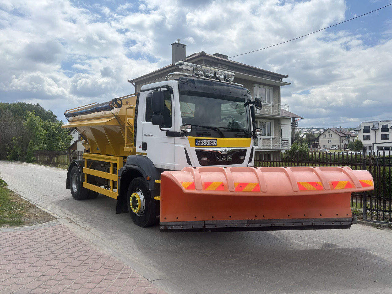 MAN TGM 18.290 4X4BB GRITTER/SPREADER PLOUGH ECON - Kar küreme aracı: fotoğraf 1 MAN TGM 18.290 4X4BB GRITTER/SPREADER PLOUGH ECON - Kar küreme aracı: fotoğraf 1