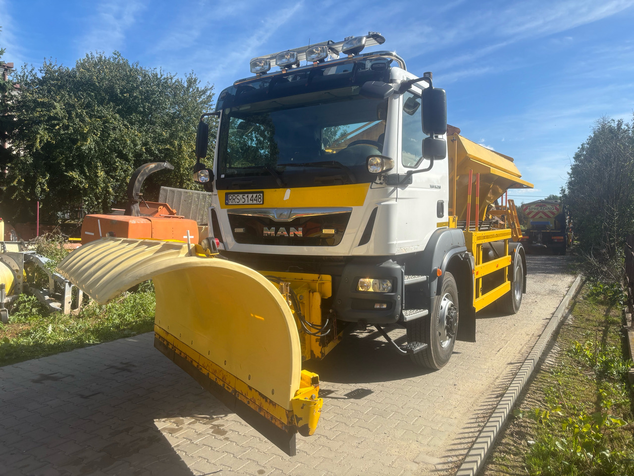 MAN TGM 18.290 4x4 BB GRITTER/SPREADER/PLOUGH - Kar küreme aracı: fotoğraf 1 MAN TGM 18.290 4x4 BB GRITTER/SPREADER/PLOUGH - Kar küreme aracı: fotoğraf 1