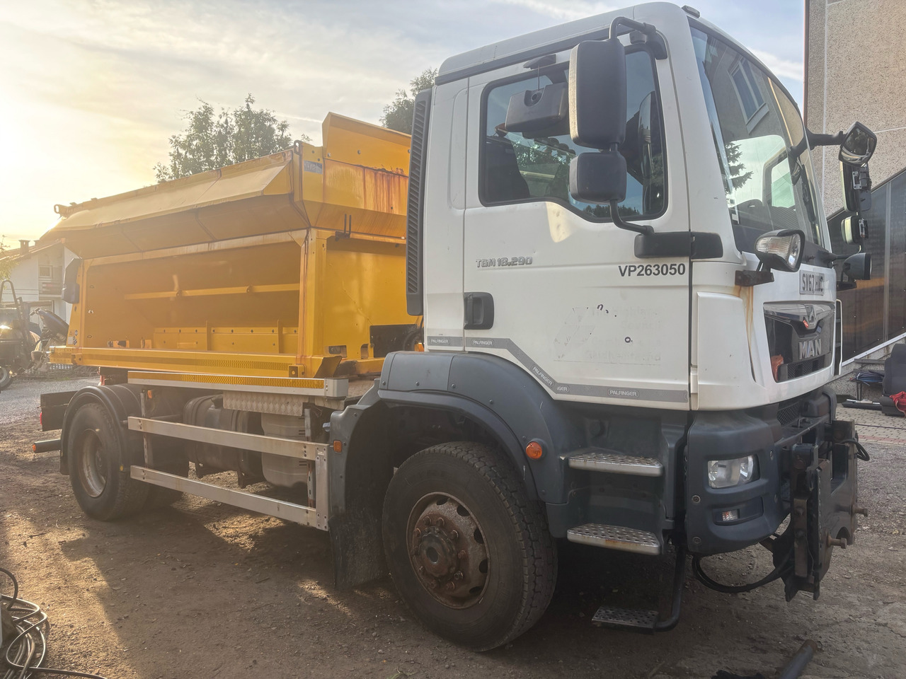 MAN TGM 18.290 4x4BB SPREADER/GRITTER/Plough - Kar küreme aracı: fotoğraf 2 MAN TGM 18.290 4x4BB SPREADER/GRITTER/Plough - Kar küreme aracı: fotoğraf 2