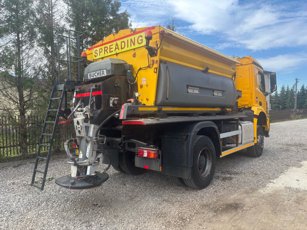MERCEDES AROCS 1824 4x4BB GRITTER/SPREADER/PLOUGH - Kar küreme aracı: fotoğraf 2 MERCEDES AROCS 1824 4x4BB GRITTER/SPREADER/PLOUGH - Kar küreme aracı: fotoğraf 2
