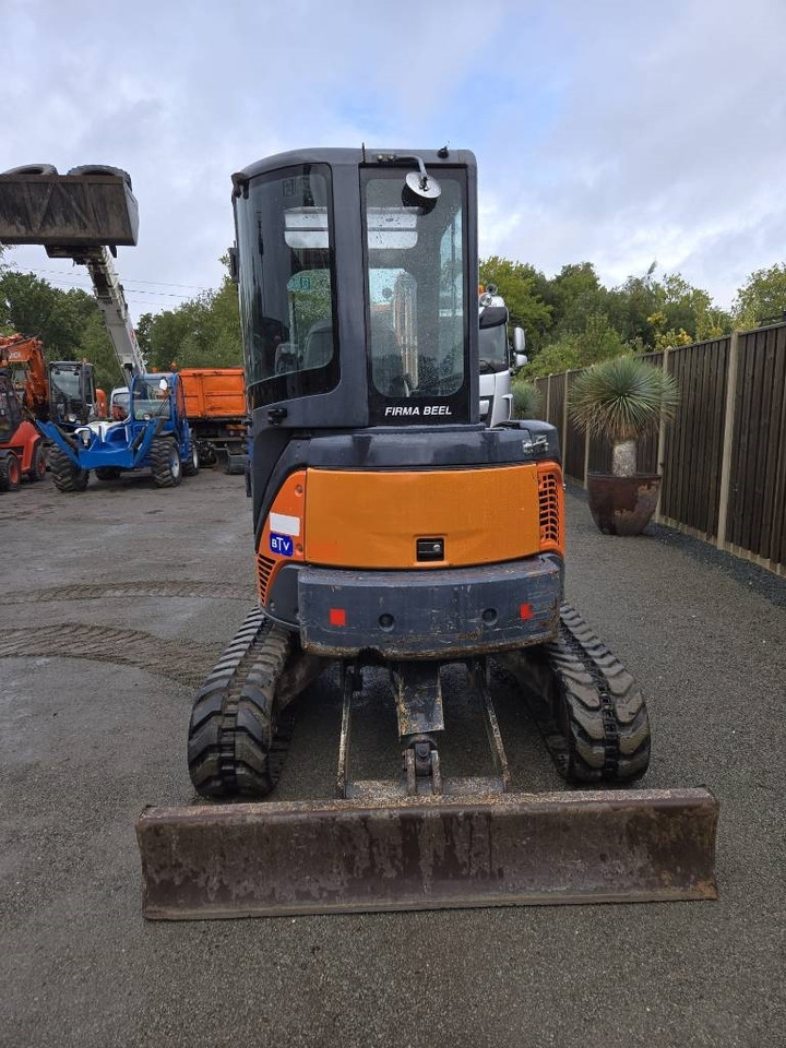 Hitachi ZX 35 U-2 - Mini ekskavatör: fotoğraf 3 Hitachi ZX 35 U-2 - Mini ekskavatör: fotoğraf 3