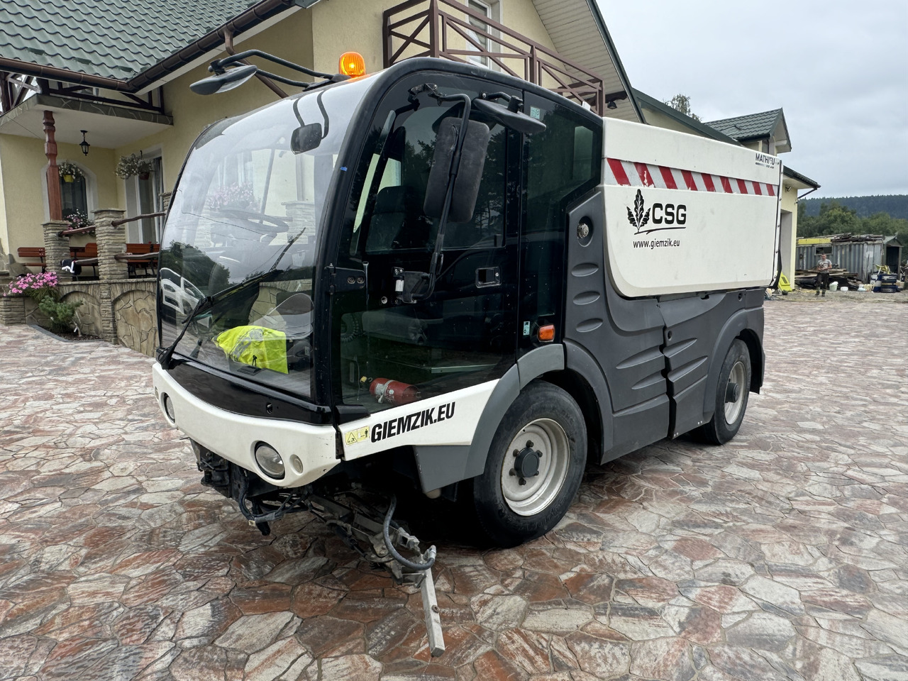 MATHIEU Grand Aquadyne 4000 water truck sprayer HP washer - Yol süpürme aracı: fotoğraf 5 MATHIEU Grand Aquadyne 4000 water truck sprayer HP washer - Yol süpürme aracı: fotoğraf 5