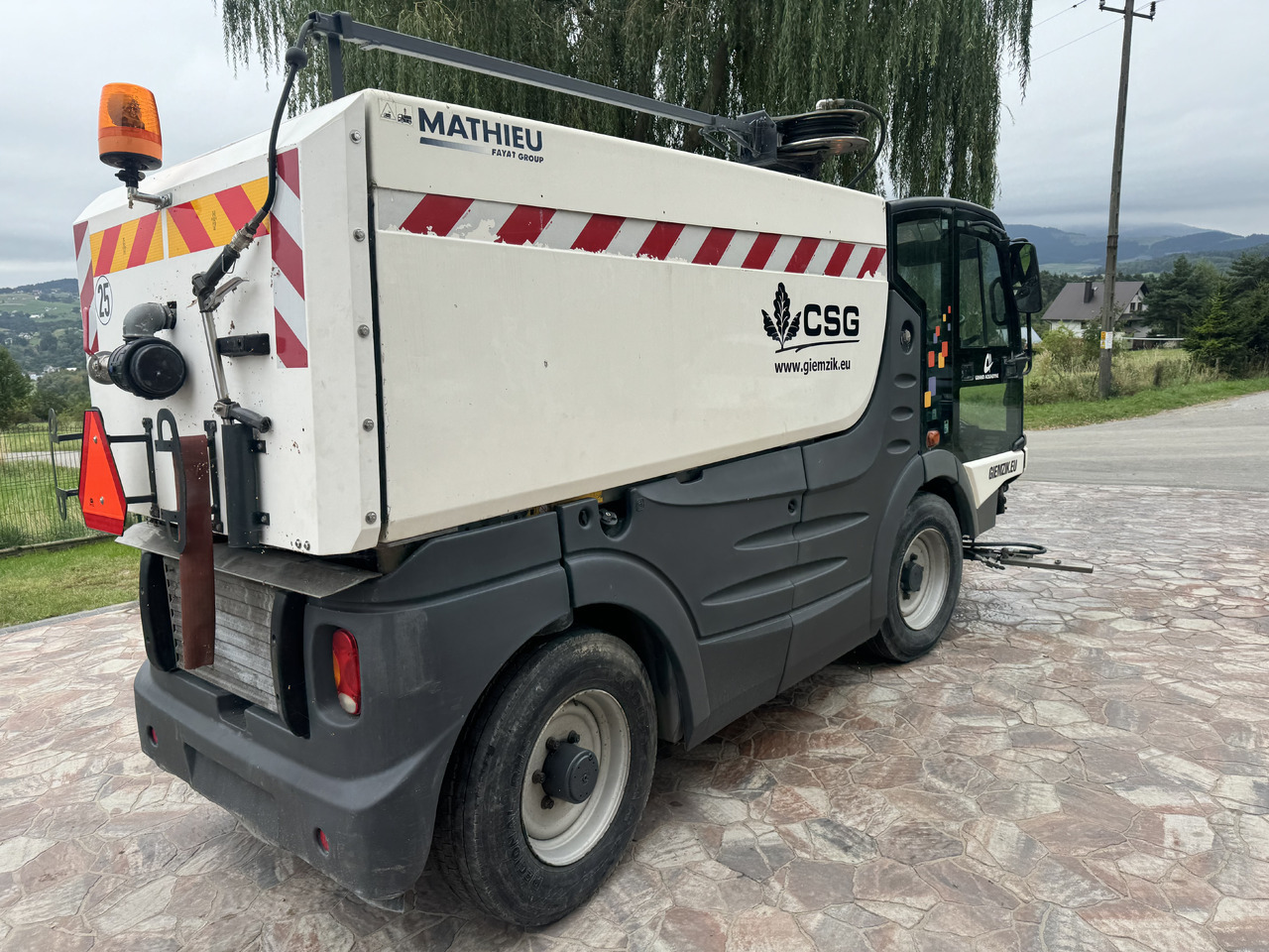 MATHIEU Grand Aquadyne 4000 water truck sprayer HP washer - Yol süpürme aracı: fotoğraf 2 MATHIEU Grand Aquadyne 4000 water truck sprayer HP washer - Yol süpürme aracı: fotoğraf 2