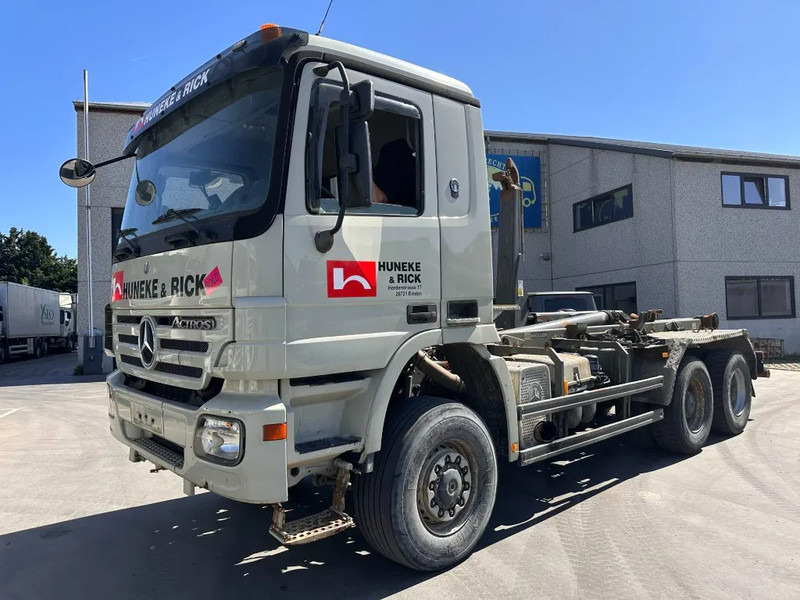 Mercedes-Benz Actros 3336 - Kancalı yükleyici kamyon: fotoğraf 1 Mercedes-Benz Actros 3336 - Kancalı yükleyici kamyon: fotoğraf 1