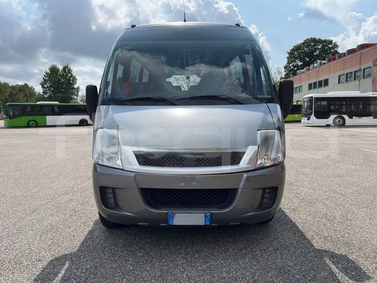 Iveco Daily - Turistik otobüs: fotoğraf 2 Iveco Daily - Turistik otobüs: fotoğraf 2