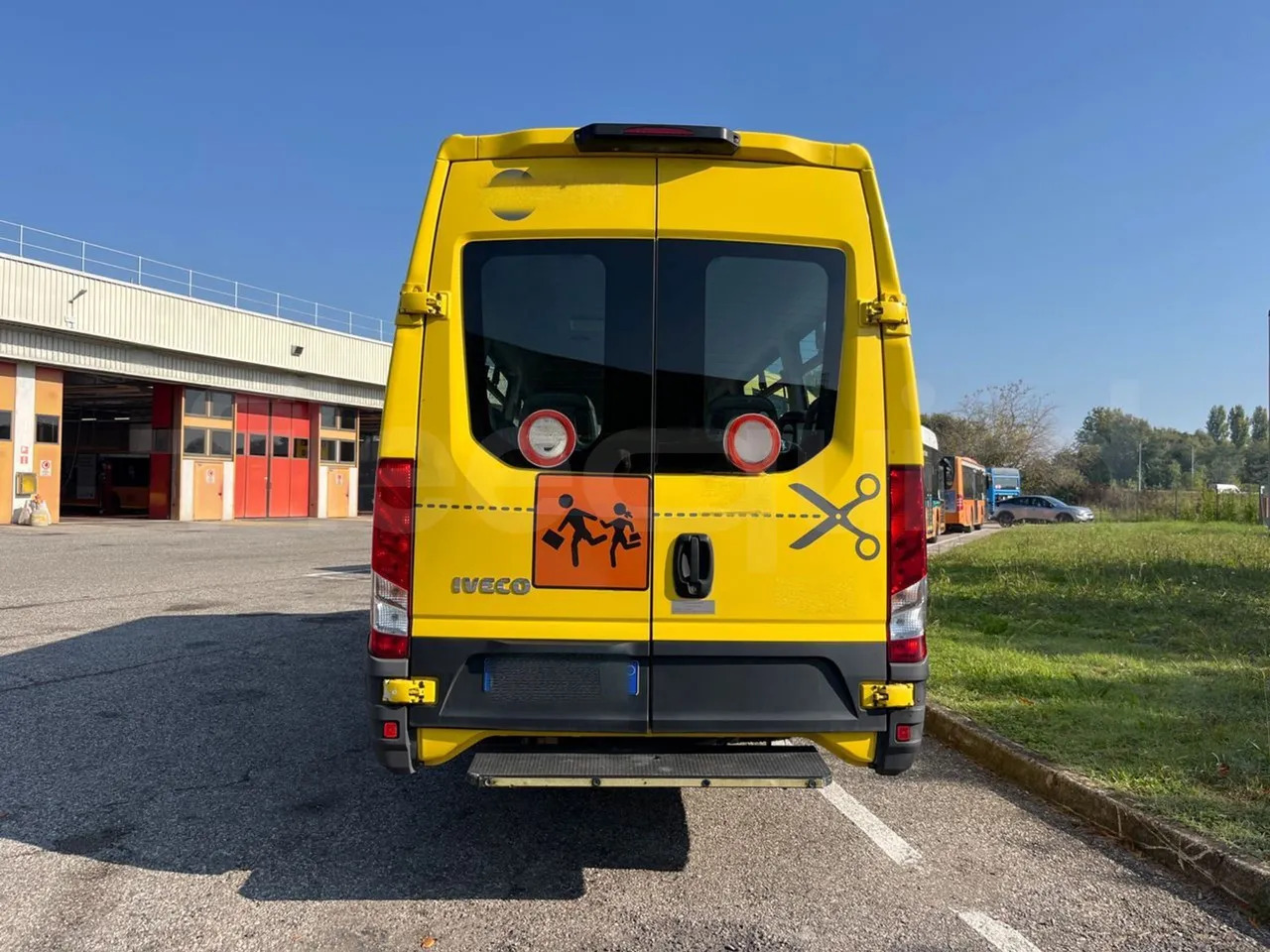 Iveco Daily - Okul otobüsü: fotoğraf 5 Iveco Daily - Okul otobüsü: fotoğraf 5