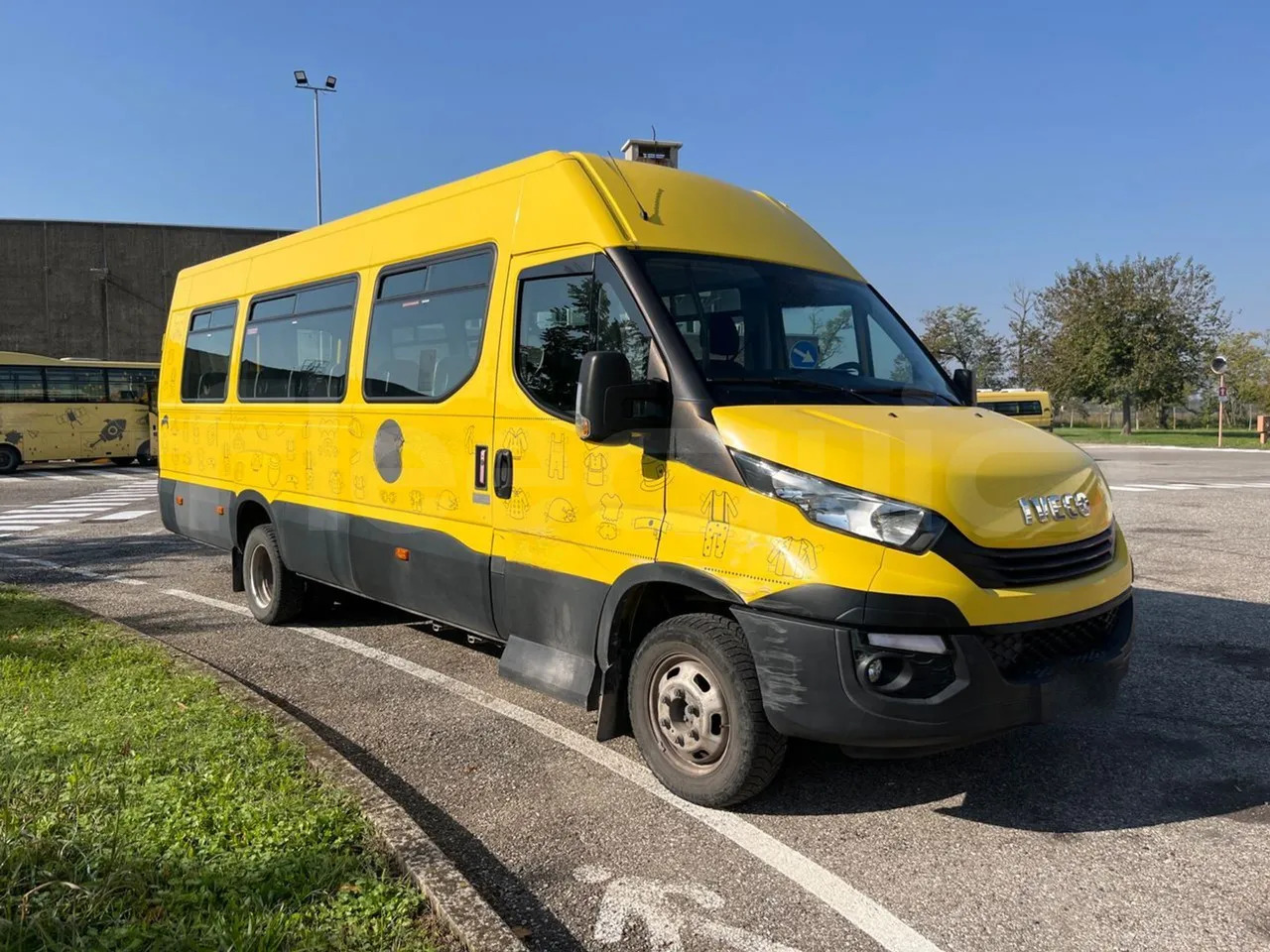 Iveco Daily - Okul otobüsü: fotoğraf 1 Iveco Daily - Okul otobüsü: fotoğraf 1