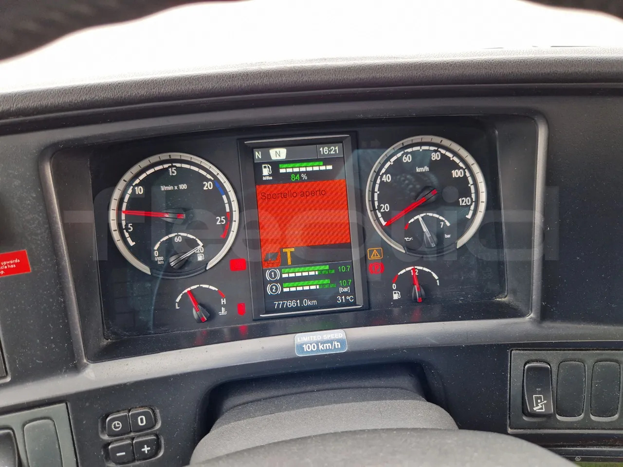 Scania Touring HD - Turistik otobüs: fotoğraf 3 Scania Touring HD - Turistik otobüs: fotoğraf 3