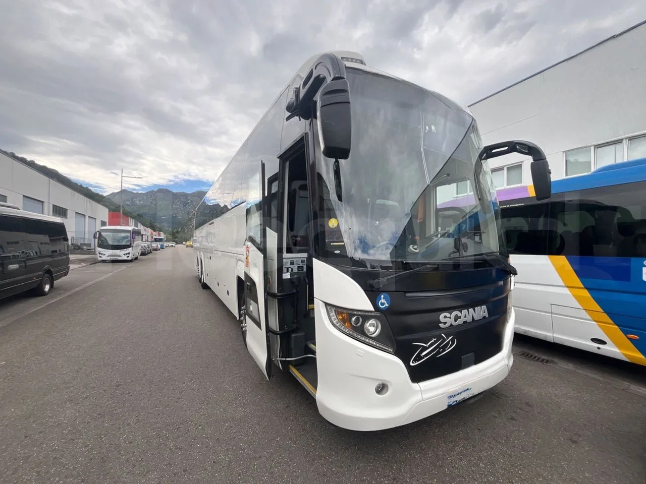 Scania Touring HD - Turistik otobüs: fotoğraf 1 Scania Touring HD - Turistik otobüs: fotoğraf 1