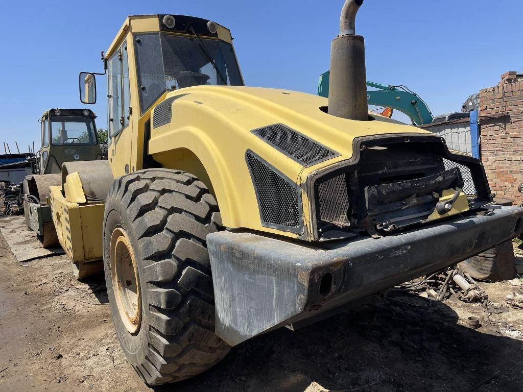 Bomag 226-4 - Kompaktör: fotoğraf 1 Bomag 226-4 - Kompaktör: fotoğraf 1