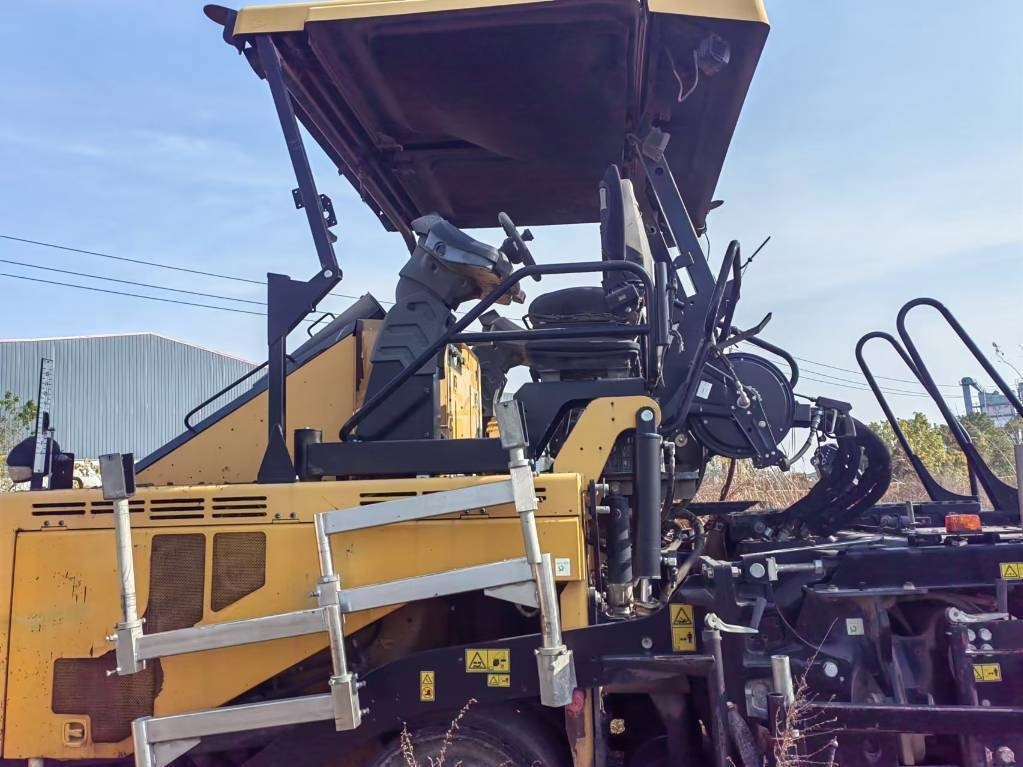 CAT AP655F - Asfalt serici: fotoğraf 1 CAT AP655F - Asfalt serici: fotoğraf 1