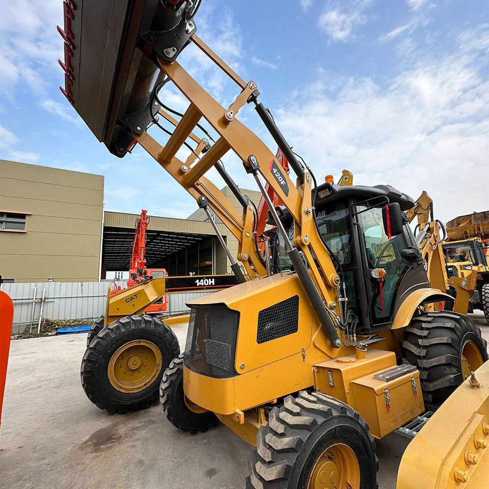 Caterpillar 420F - Iş makinesi: fotoğraf 1 Caterpillar 420F - Iş makinesi: fotoğraf 1