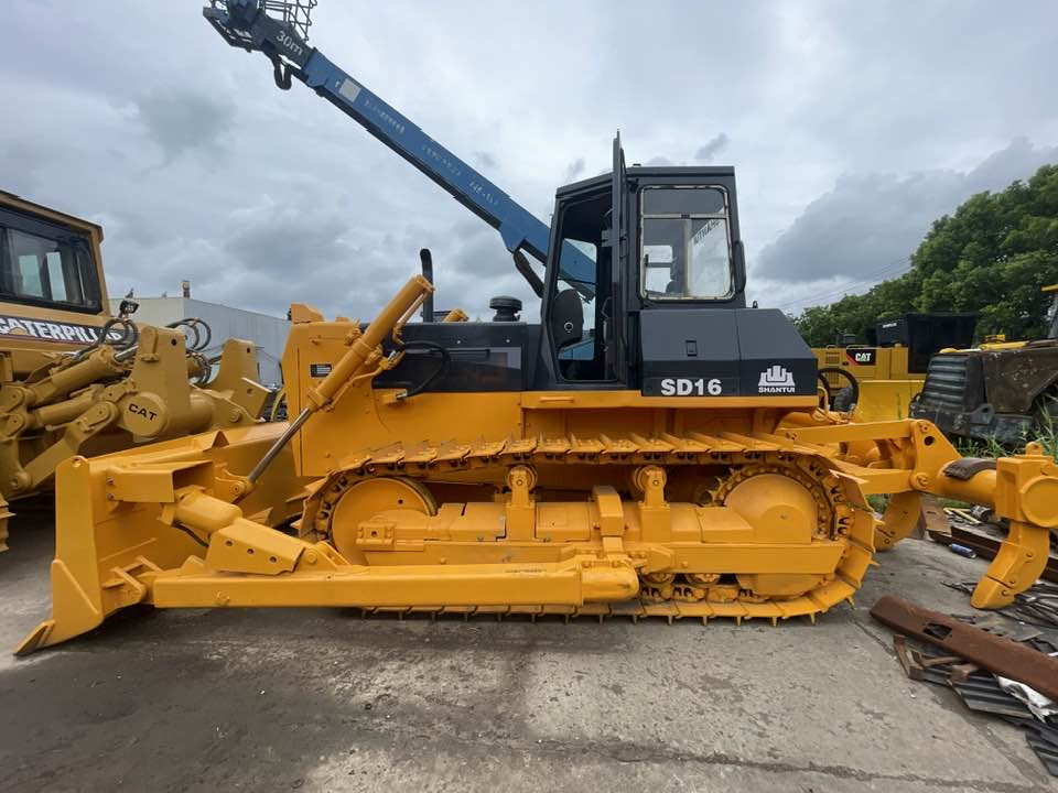 Caterpillar SD13 - Buldozer: fotoğraf 1 Caterpillar SD13 - Buldozer: fotoğraf 1