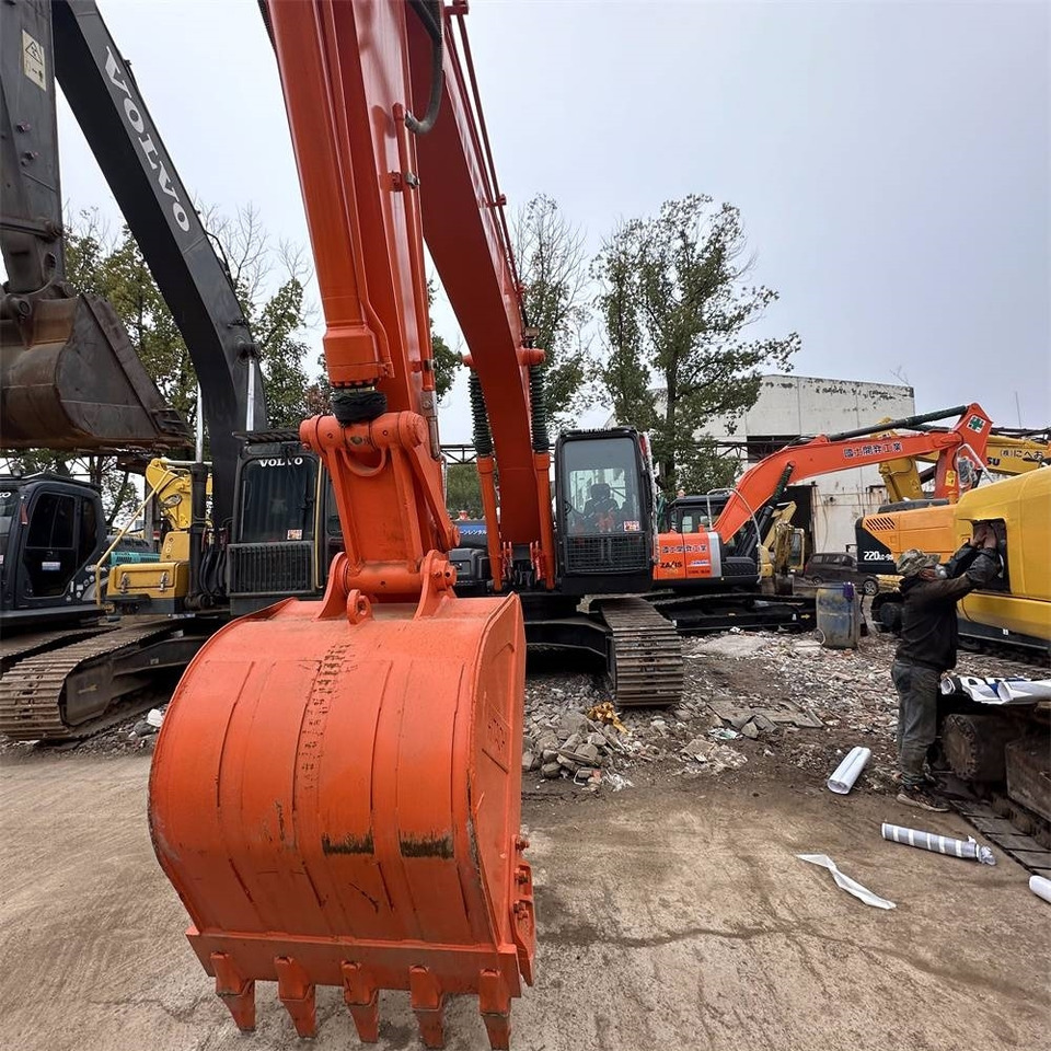 Hitachi ZX 200-3 G - Paletli ekskavatör: fotoğraf 4 Hitachi ZX 200-3 G - Paletli ekskavatör: fotoğraf 4