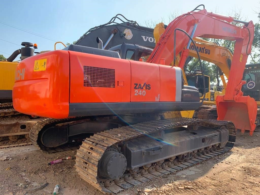 Hitachi Zaxis 240 - Paletli ekskavatör: fotoğraf 1 Hitachi Zaxis 240 - Paletli ekskavatör: fotoğraf 1