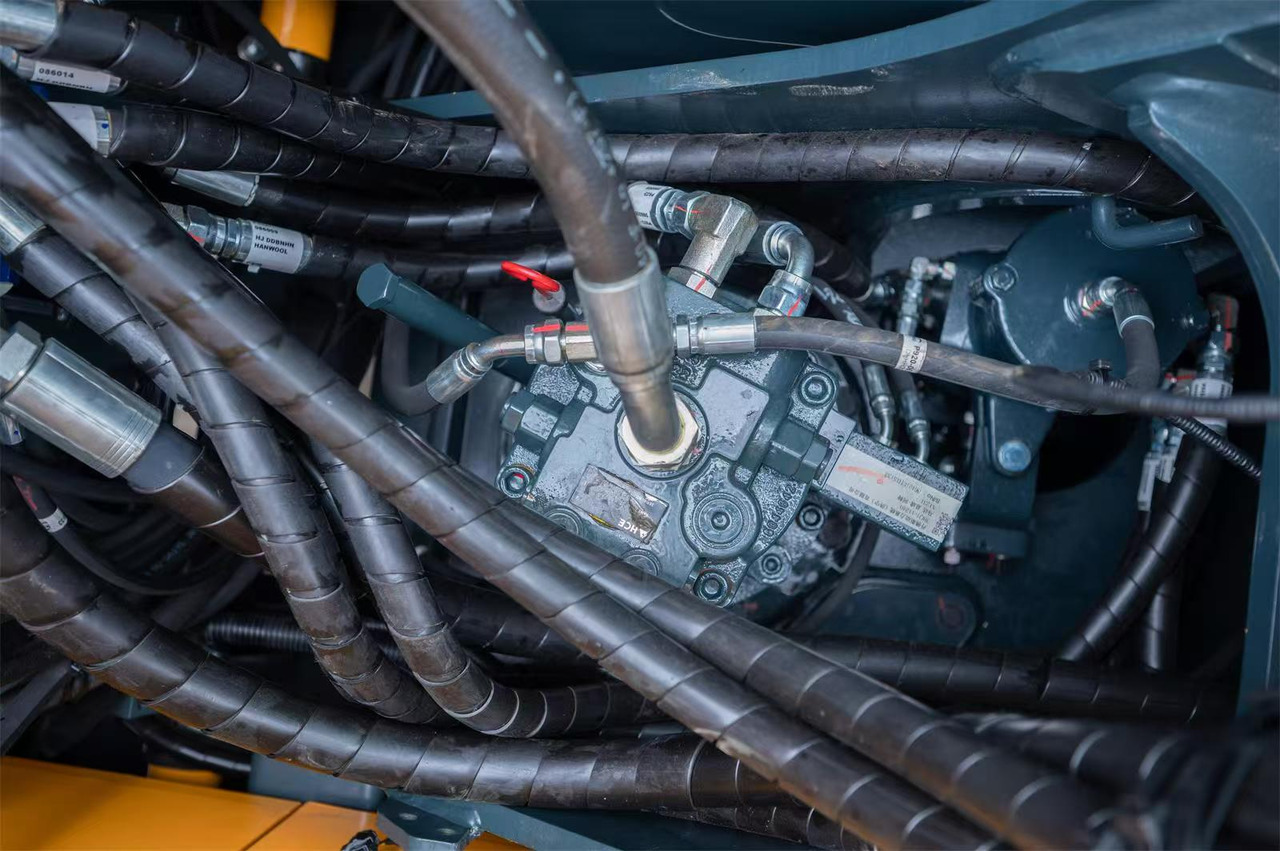 Hyundai HX80 - Mini ekskavatör: fotoğraf 5 Hyundai HX80 - Mini ekskavatör: fotoğraf 5