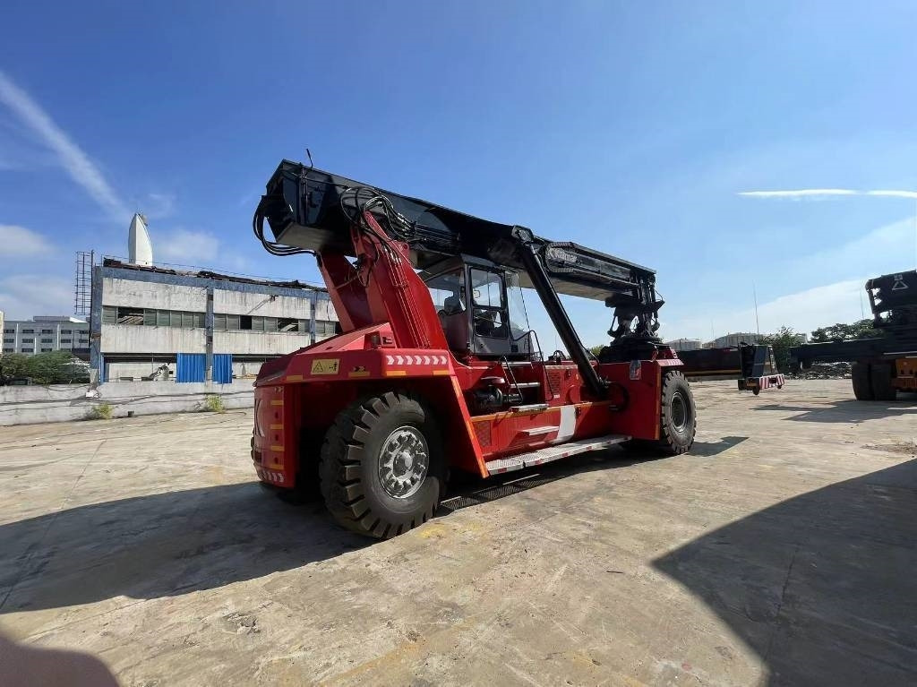 Kalmar DRF 450-650S5 - All-terrain vinç: fotoğraf 1 Kalmar DRF 450-650S5 - All-terrain vinç: fotoğraf 1