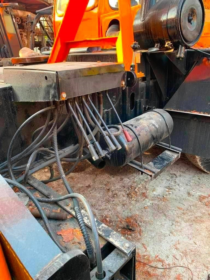 Kato NK 250 E - All-terrain vinç: fotoğraf 5 Kato NK 250 E - All-terrain vinç: fotoğraf 5