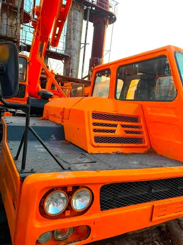 Kato NK 250 E - All-terrain vinç: fotoğraf 4 Kato NK 250 E - All-terrain vinç: fotoğraf 4