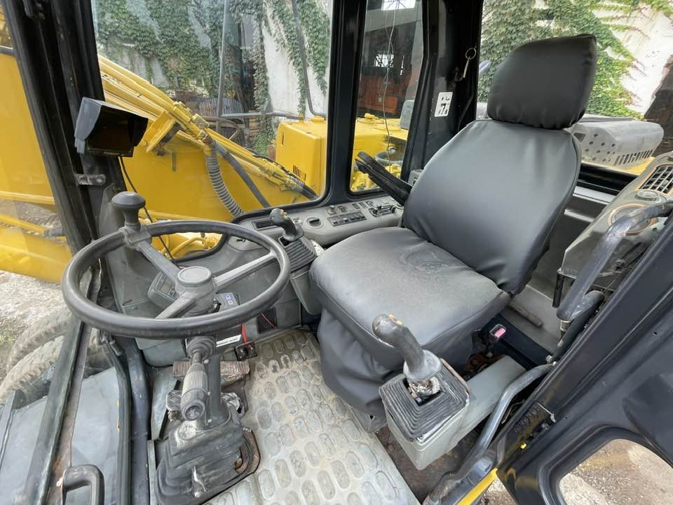 Komatsu PC160LC - Tekerlekli ekskavatör: fotoğraf 5 Komatsu PC160LC - Tekerlekli ekskavatör: fotoğraf 5