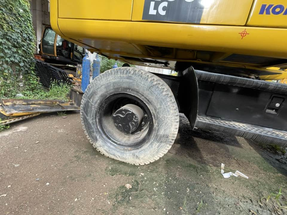 Komatsu PW160 - Tekerlekli ekskavatör: fotoğraf 5 Komatsu PW160 - Tekerlekli ekskavatör: fotoğraf 5