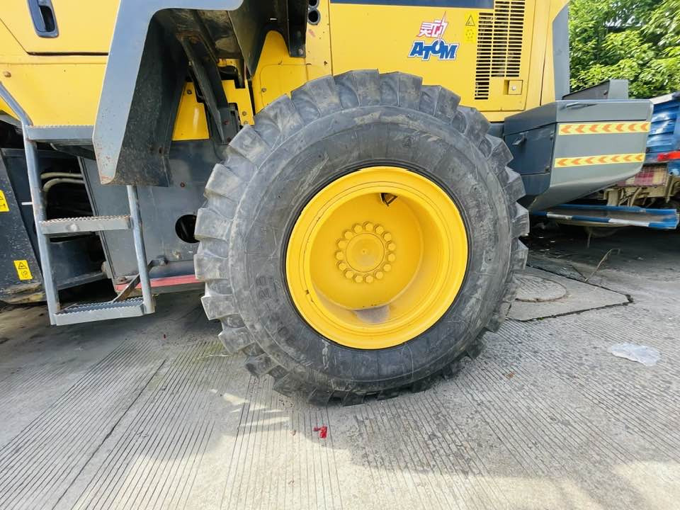 Komatsu WA320-8 - Tekerlekli yükleyici: fotoğraf 5 Komatsu WA320-8 - Tekerlekli yükleyici: fotoğraf 5