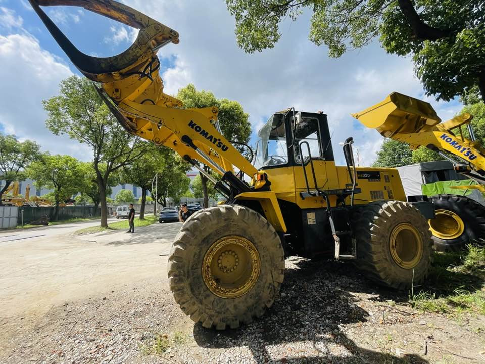 Komatsu WA320-8 - Tekerlekli yükleyici: fotoğraf 1 Komatsu WA320-8 - Tekerlekli yükleyici: fotoğraf 1