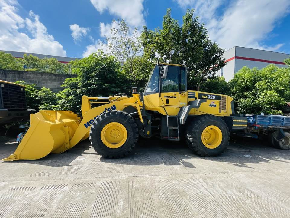 Komatsu WA320-8 - Tekerlekli yükleyici: fotoğraf 1 Komatsu WA320-8 - Tekerlekli yükleyici: fotoğraf 1