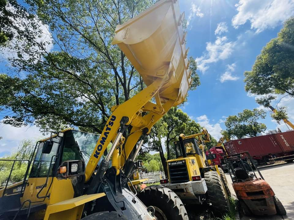 Komatsu WA380-8 - Tekerlekli yükleyici: fotoğraf 5 Komatsu WA380-8 - Tekerlekli yükleyici: fotoğraf 5