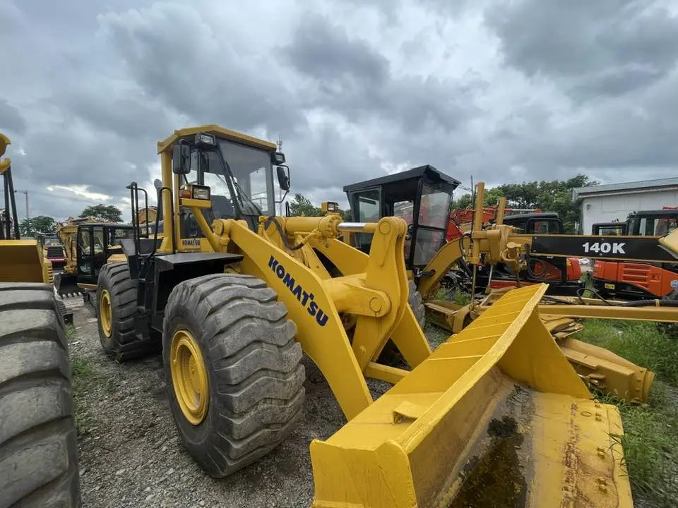 Komatsu WA470 - Tekerlekli yükleyici: fotoğraf 1 Komatsu WA470 - Tekerlekli yükleyici: fotoğraf 1