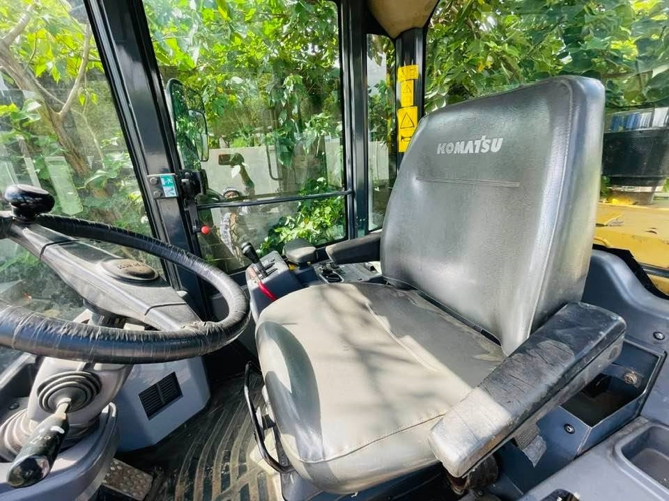 Komatsu wa 320 - Tekerlekli yükleyici: fotoğraf 2 Komatsu wa 320 - Tekerlekli yükleyici: fotoğraf 2