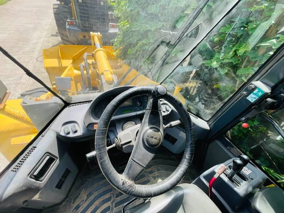 Komatsu wa 320 - Tekerlekli yükleyici: fotoğraf 3 Komatsu wa 320 - Tekerlekli yükleyici: fotoğraf 3