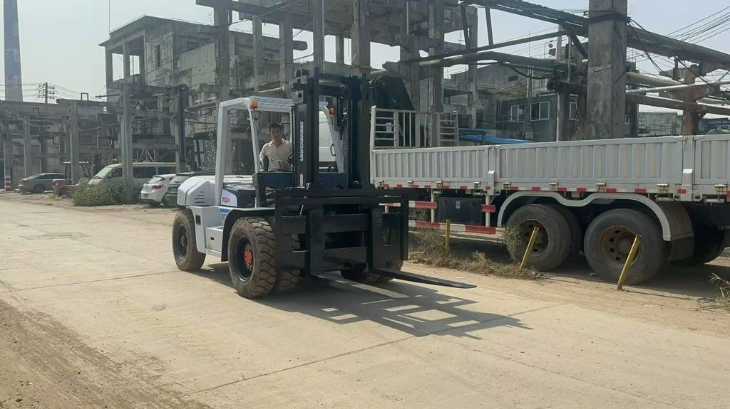TCM FD 100 Z8 - Teleskopik yükleyici: fotoğraf 3 TCM FD 100 Z8 - Teleskopik yükleyici: fotoğraf 3