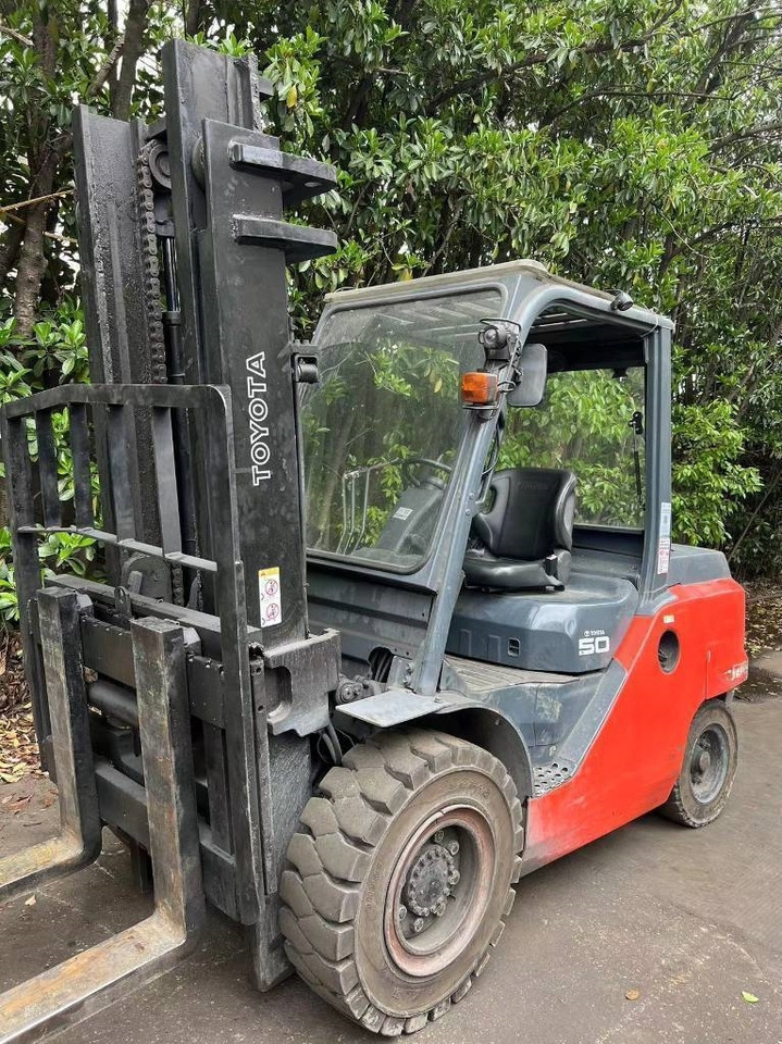 Toyota 8FD50N  - Elektrikli forklift: fotoğraf 1 Toyota 8FD50N  - Elektrikli forklift: fotoğraf 1