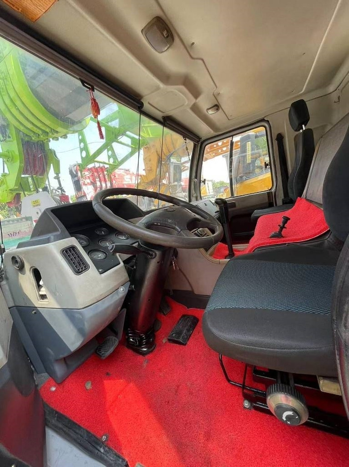 Zoomlion ZCT251V - All-terrain vinç: fotoğraf 4 Zoomlion ZCT251V - All-terrain vinç: fotoğraf 4