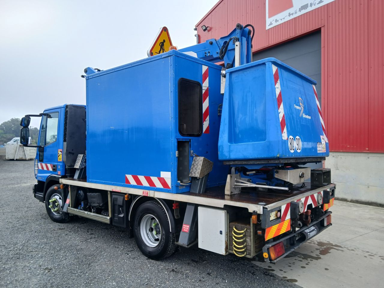 Iveco EUROCAGO 100E18 4x2 Others Truck - Araç üzerine platform: fotoğraf 5 Iveco EUROCAGO 100E18 4x2 Others Truck - Araç üzerine platform: fotoğraf 5