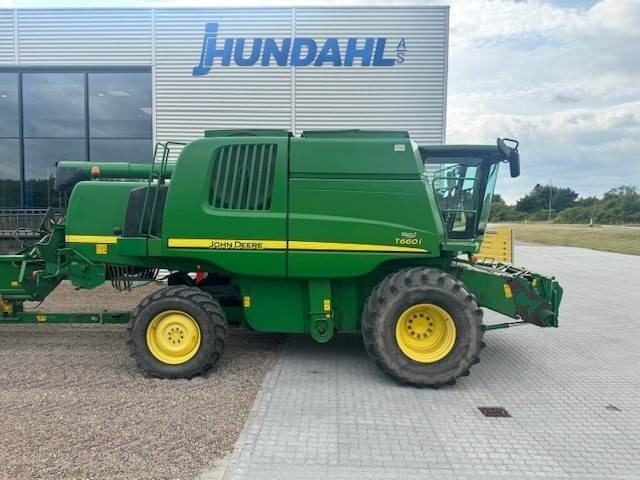 John Deere T660I - Biçerdöver: fotoğraf 2 John Deere T660I - Biçerdöver: fotoğraf 2