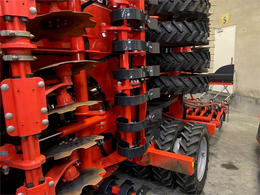 Kuhn ESPRO 6000RC MIX - Kombine ekim makinesi: fotoğraf 2 Kuhn ESPRO 6000RC MIX - Kombine ekim makinesi: fotoğraf 2