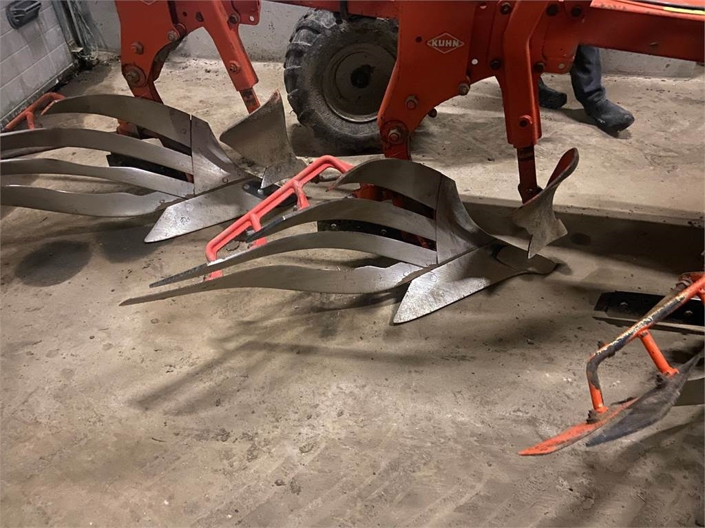 Kuhn VM120T 4 FURET - Pulluk: fotoğraf 3 Kuhn VM120T 4 FURET - Pulluk: fotoğraf 3