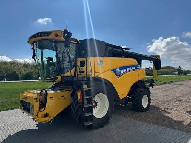 New Holland CR9.90 TIER4 - Biçerdöver: fotoğraf 5 New Holland CR9.90 TIER4 - Biçerdöver: fotoğraf 5